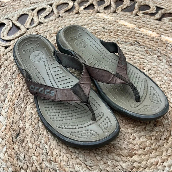 Crocs Women's Size 9 Brown Tan Thong Flip Flop Sandals - Picture 1 of 5